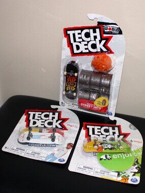 3/$118❤️3 x sealed Tech Deck Spin Master toy skateboard